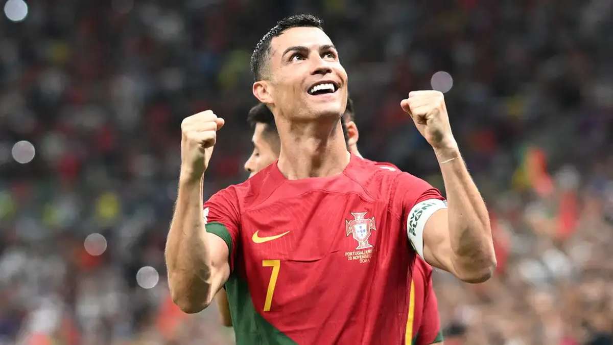 Cristiano Ronaldo festeja uno de sus goles en amistoso con Portugal.
