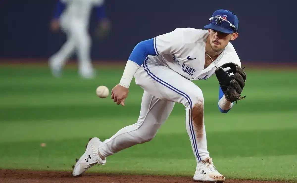 COVAN BIGGIO LLEGA DE LADO AL BATAZO