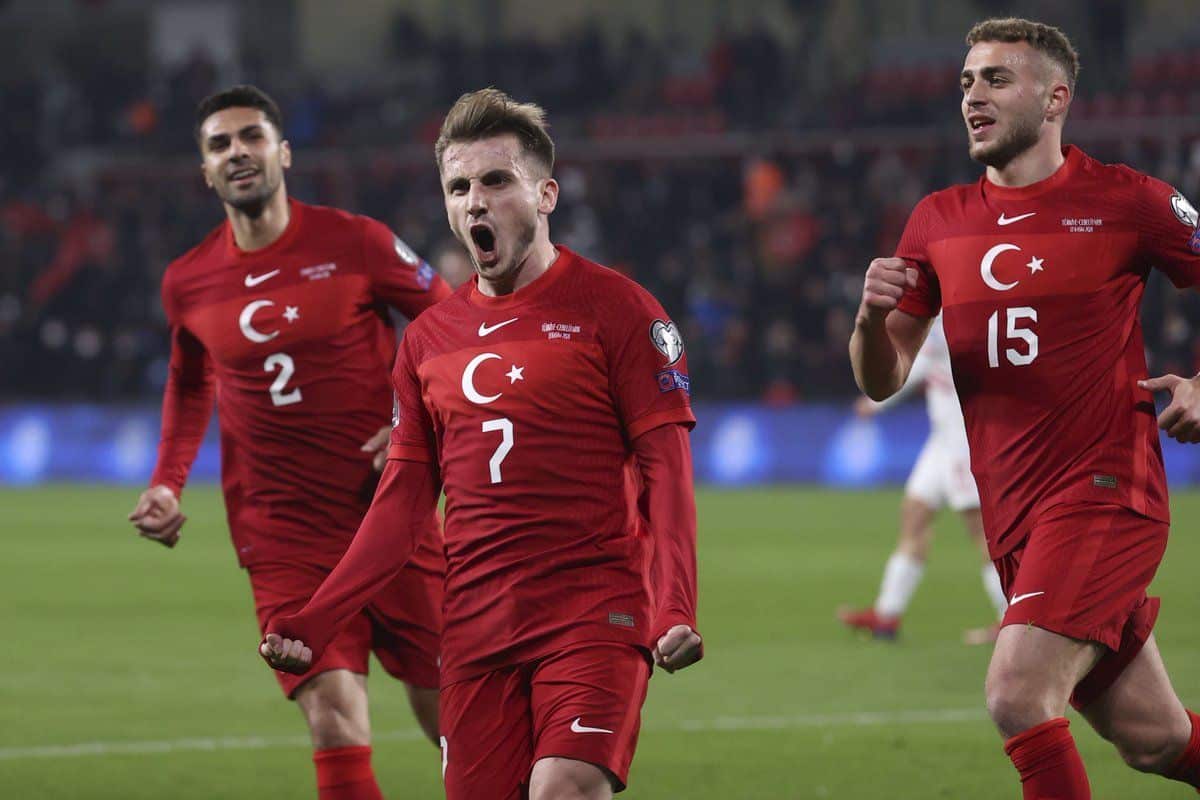 Turquía inicia la Eurocopa goleando a Georgia.