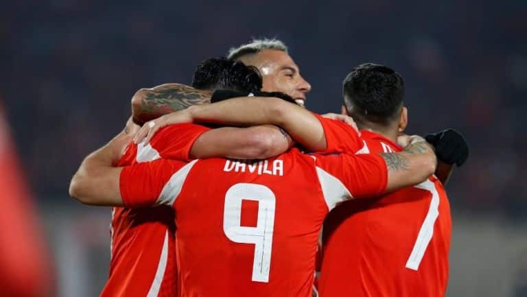 CHILE FESTEJA SU GIOL