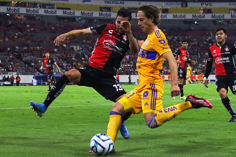 TIGRES METE UN CENTRO AL ÁREA