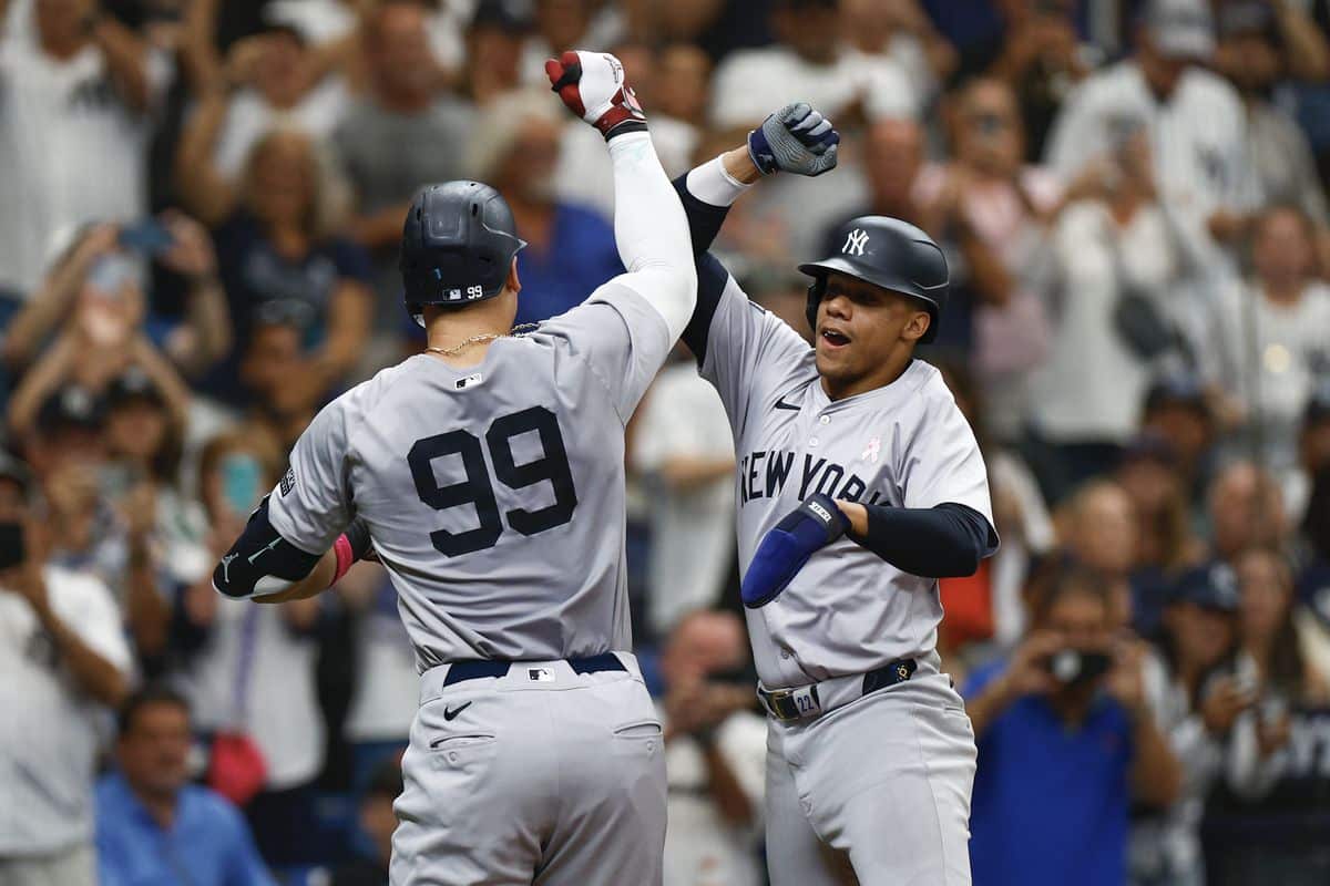 YANKEES CELEBRA LA CARRERA DE LA VICTORIA