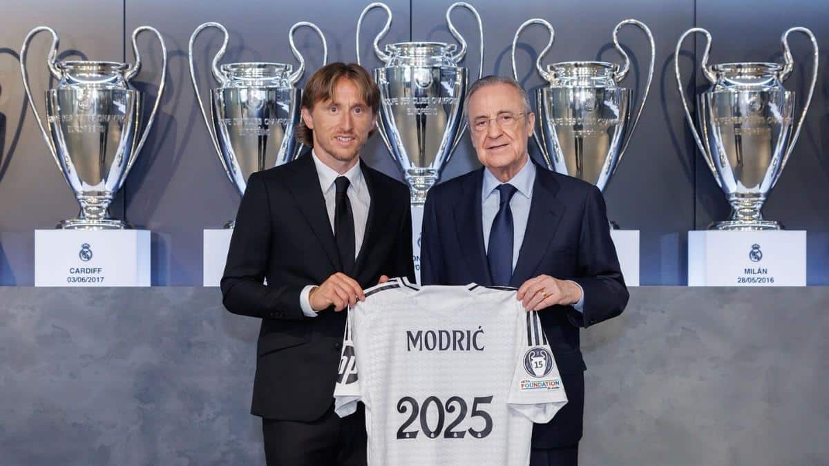 MODRIC RENUEVA CON EL MADRID POR UN AÑO MÁS