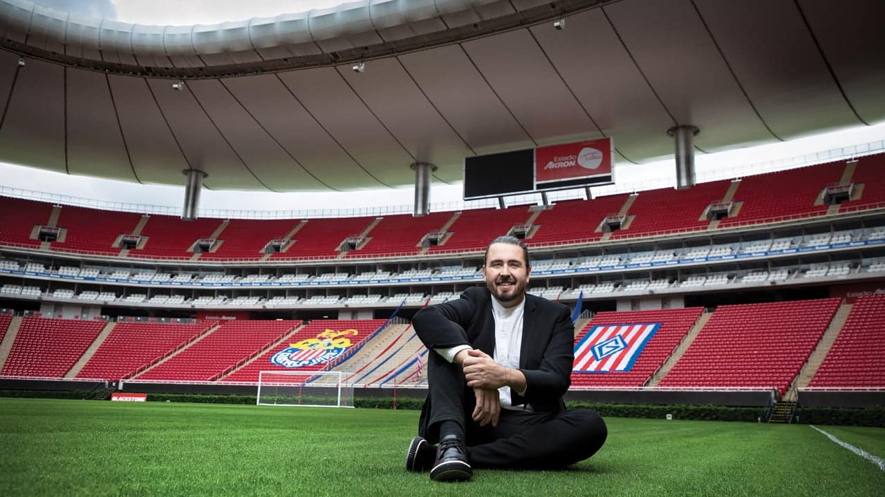 Amaury Vergara en el estadio Akron, casa de Chivas.