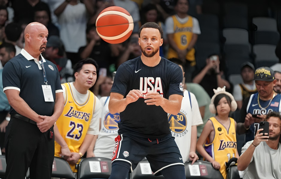 STEPHEN CURRY CALIENTE PARA EL TEAM USA PREVIO AL JUEGO ANTE AUSTRALIA