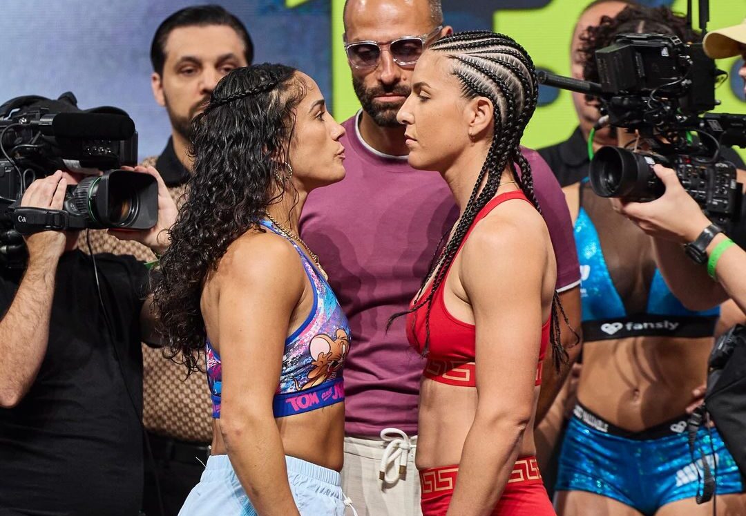 AMANDA SERRANO A LA IZQUIERDA Y STEVIE MORGAN A LA DERECHA, CARA A CARA TRAS EL PESAJE