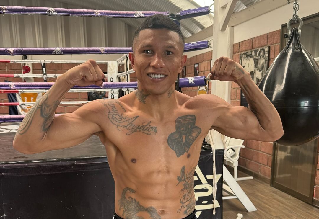 MIGUEL BERCHELT POSA PARA LA FOTO TRAS UNA SESIÓN DE ENTRENAMIENTO