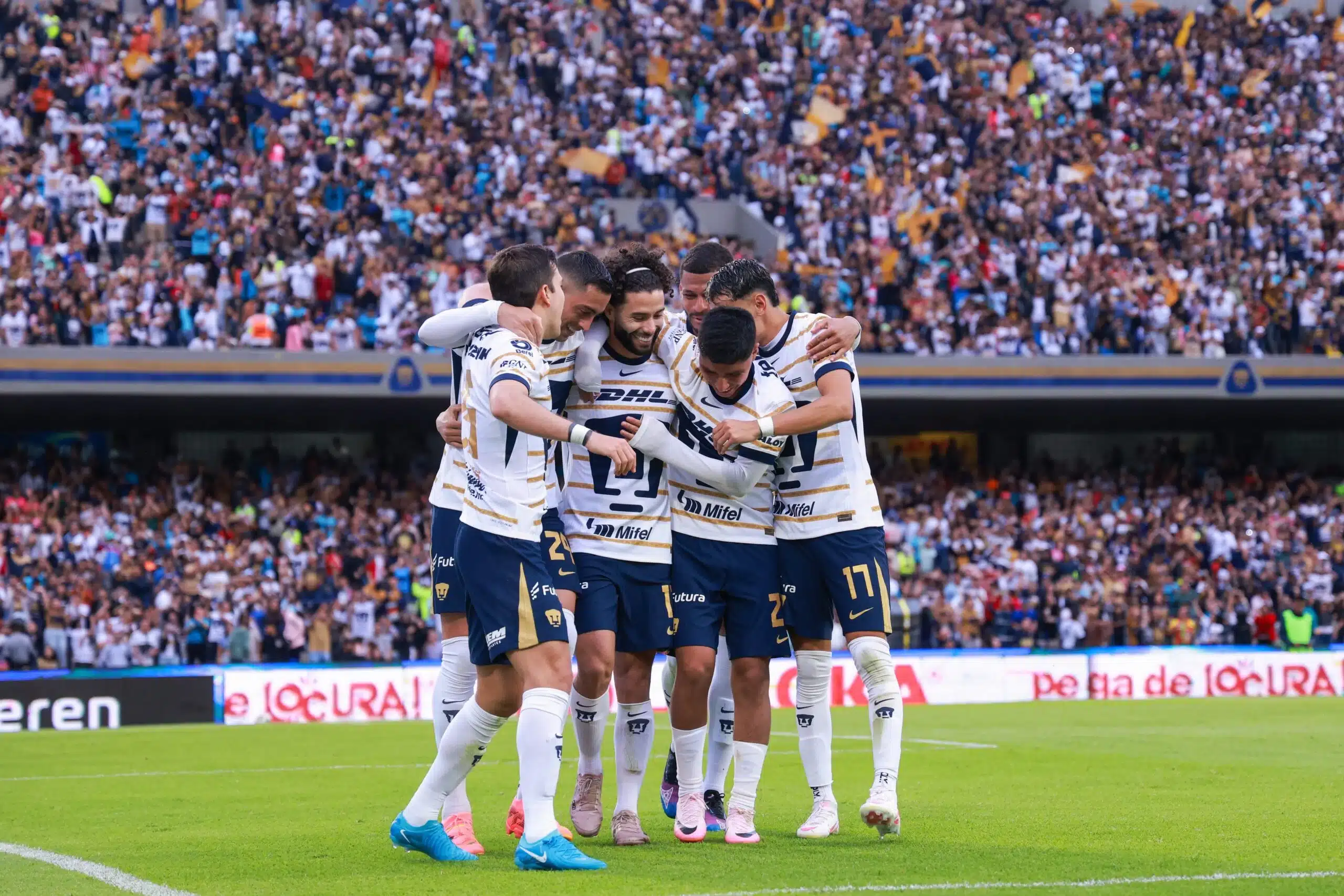 PUMAS FESTEJA EL TRIUNFO