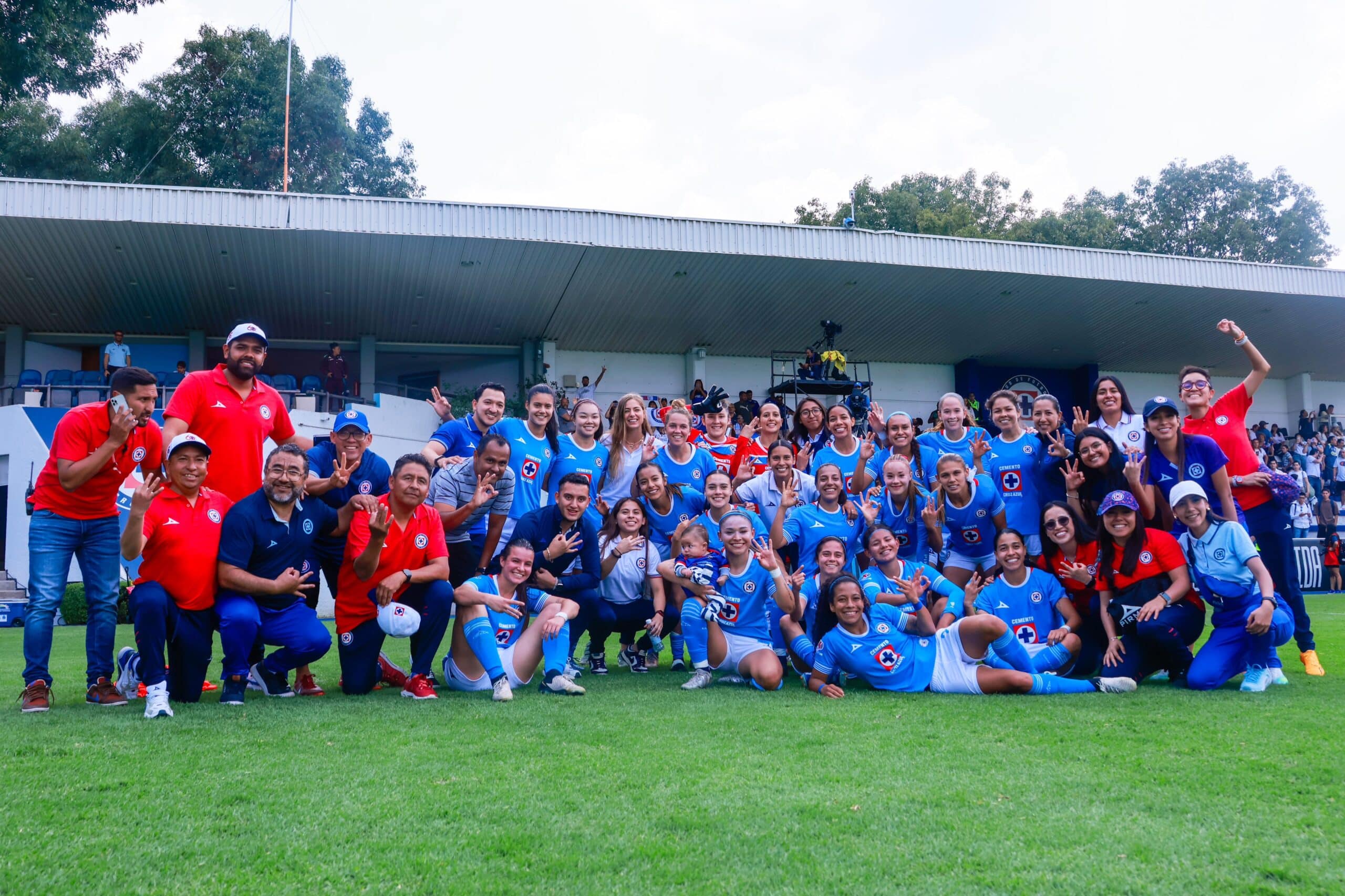 CRUZ AZUL FEMENIL AP2024 J1