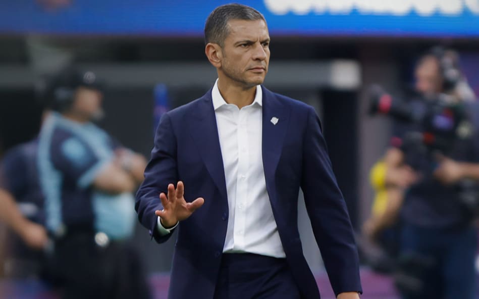 JAIME LOZANO DURANTE UN PARTIDO DE LA SELECCIÓN MEXICANA