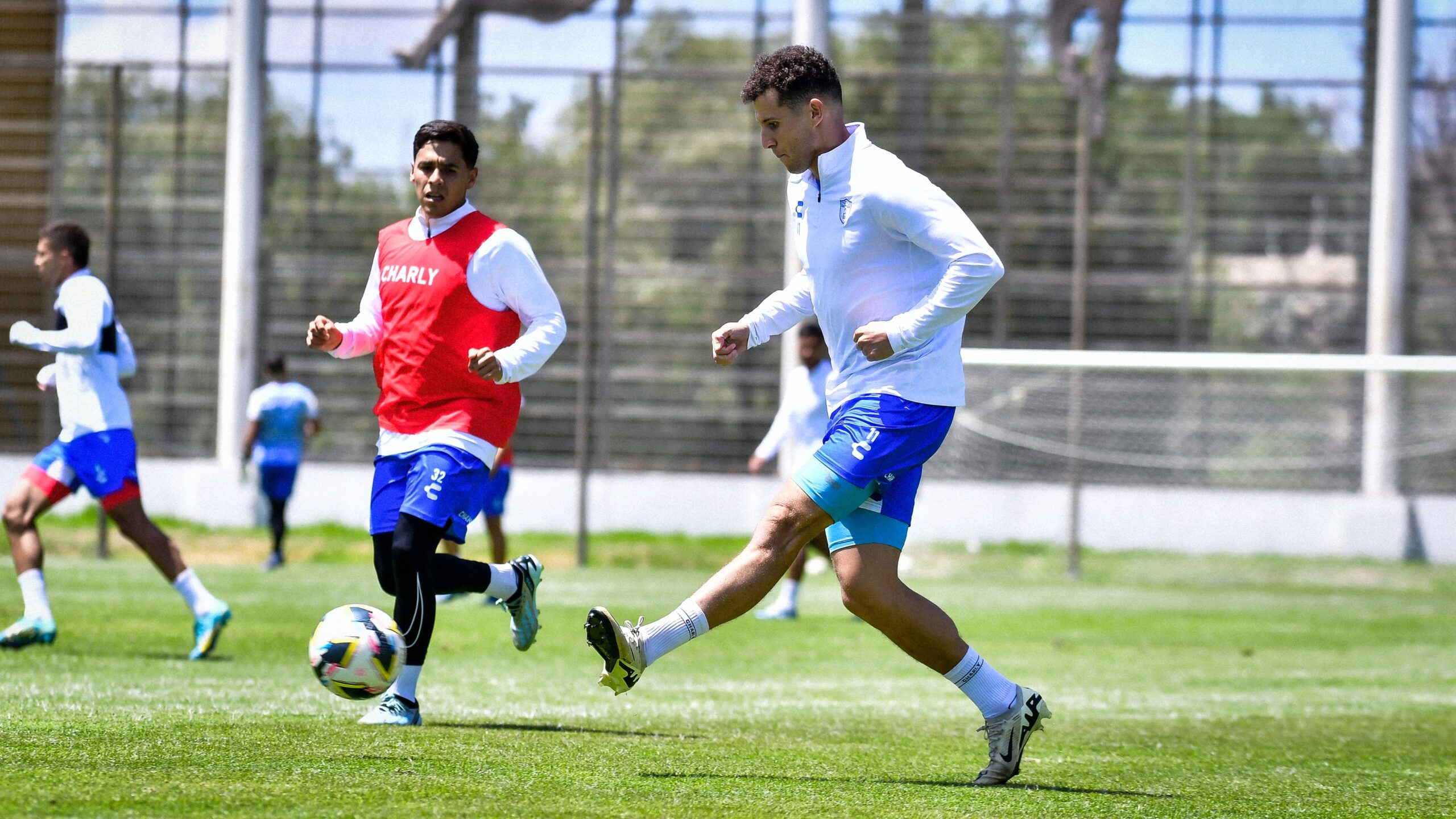 Tuzos del Pachuca en entrenamiento previo a la fecha 1.