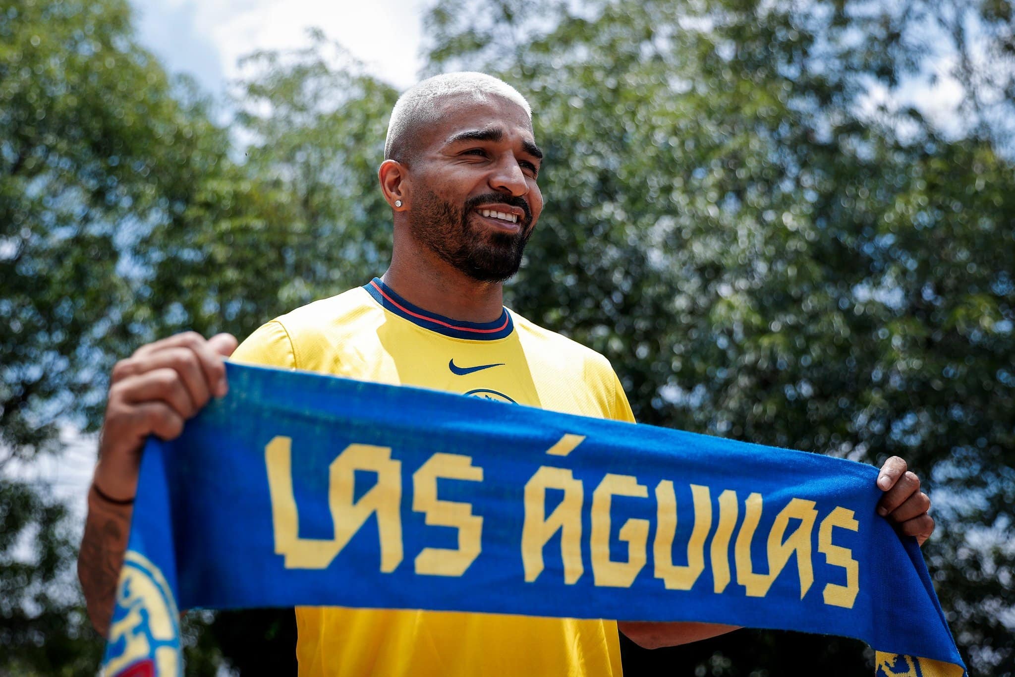 Rodrigo Aguirre en su presentación con América.