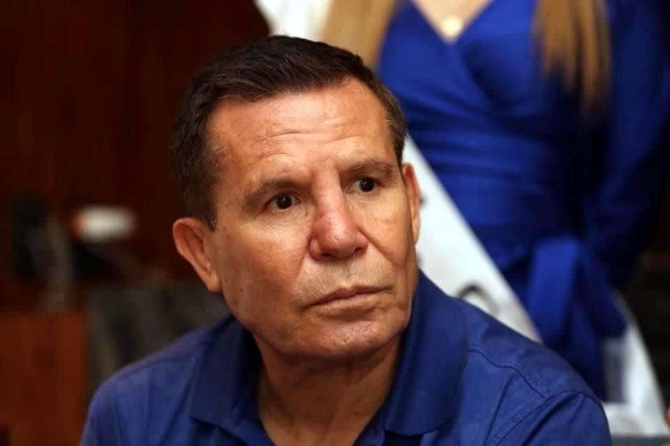 Julio César Chávez se queja del mal manejo de su carrera por parte de Don King.