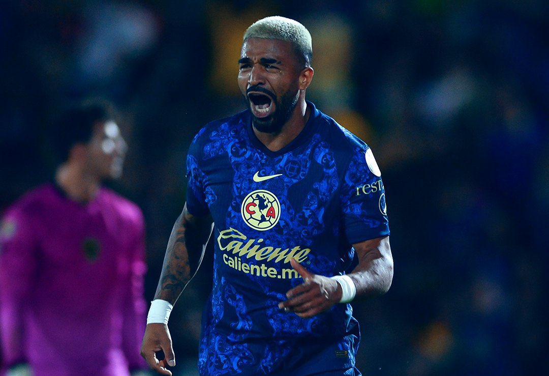 RODRIGO AGUIRRE CELEBRA EL TRIUNFO DEL AMÉRICA TRAS ANOTAR EL GOL DE LA VICTORIA