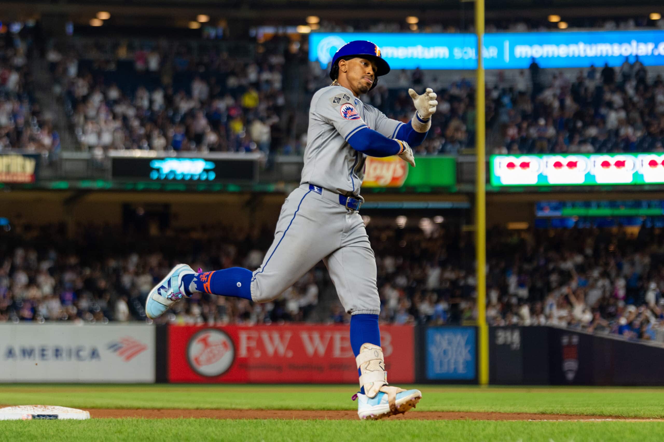 FRANCISCO LINDOR DE LOS METS CELEBRA