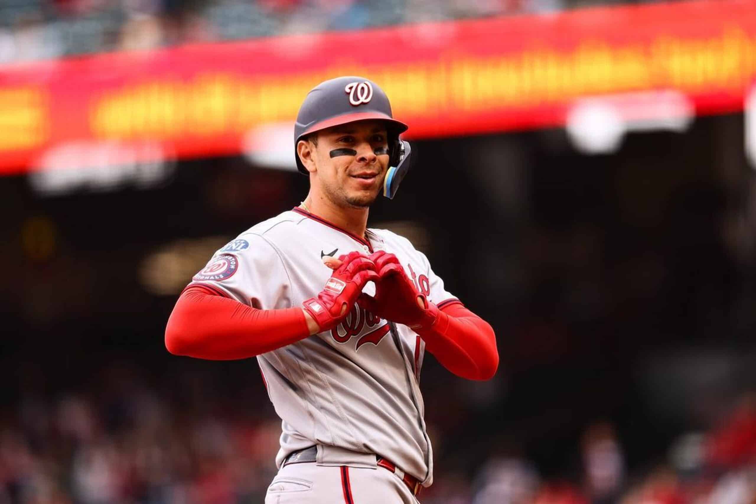 JOEY MENESES FESTEJA CON LOS NATIONALS