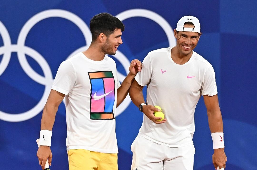 CARLOS ALCARAZ A LA IZQUIERDA Y A LA DERECHA RAFAEL NADAL