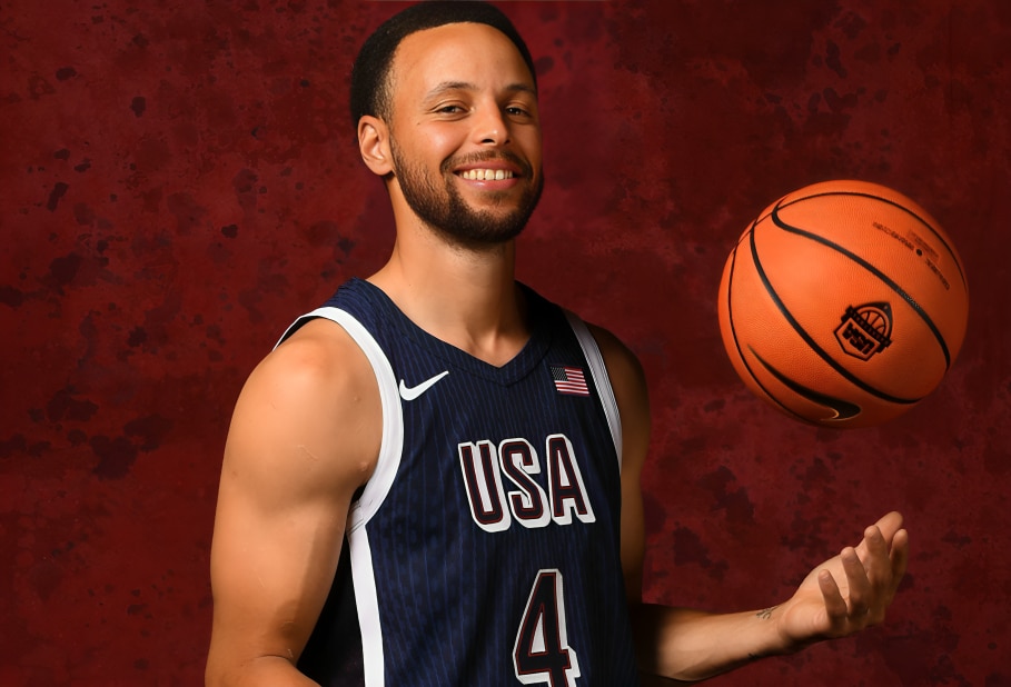 STEPHEN CURRY POSA PARA LA FOTO CON EL UNIFORME DEL TEAM USA