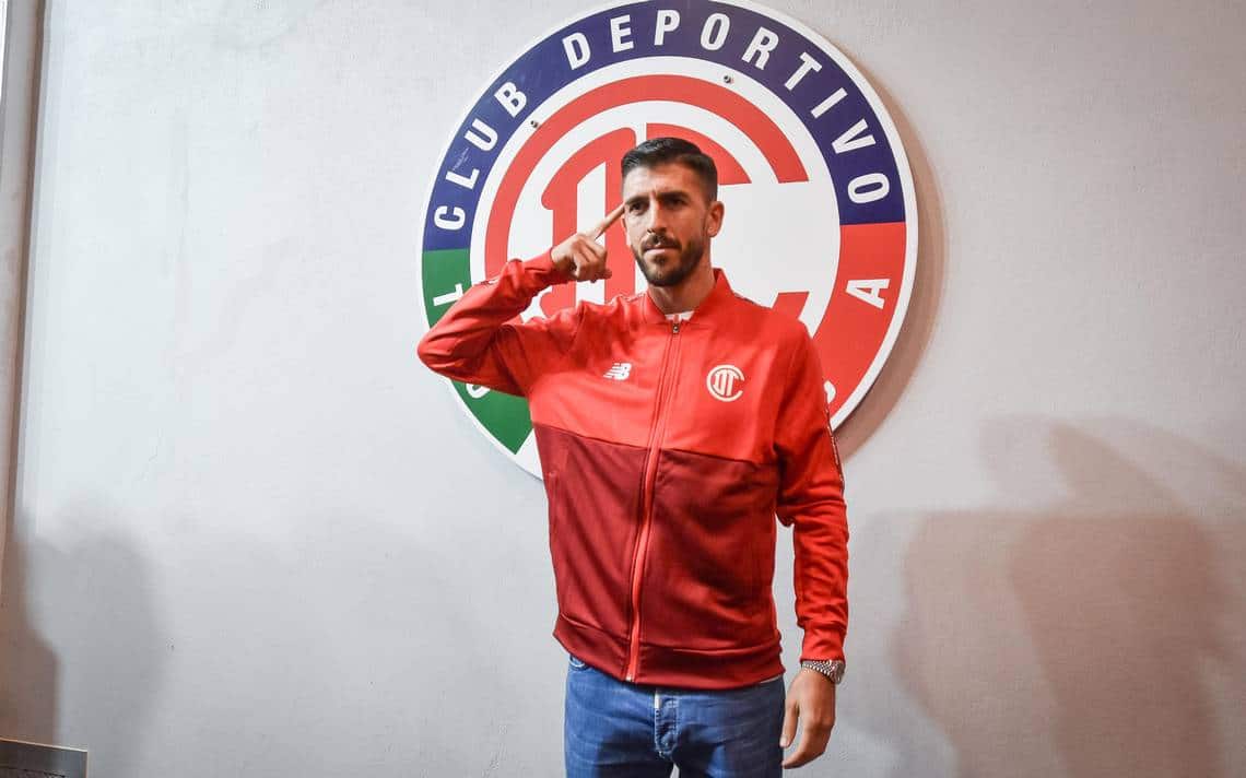 Paulinho en su presentación con los Diablos Rojos del Toluca.