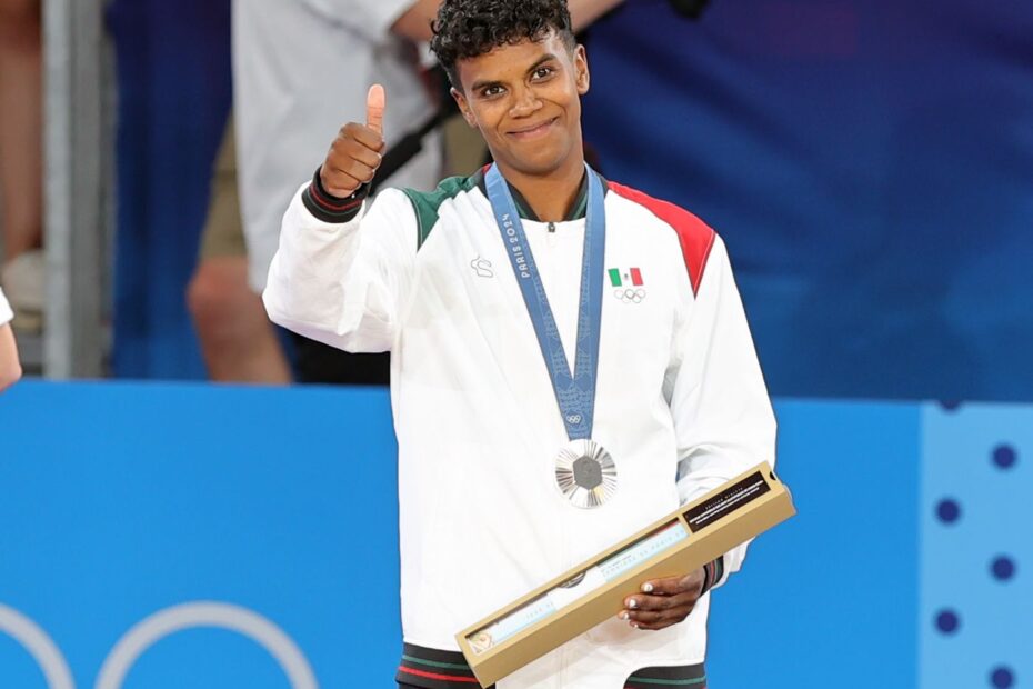 EL MEXICANO GANA MEDALLA DE ORO