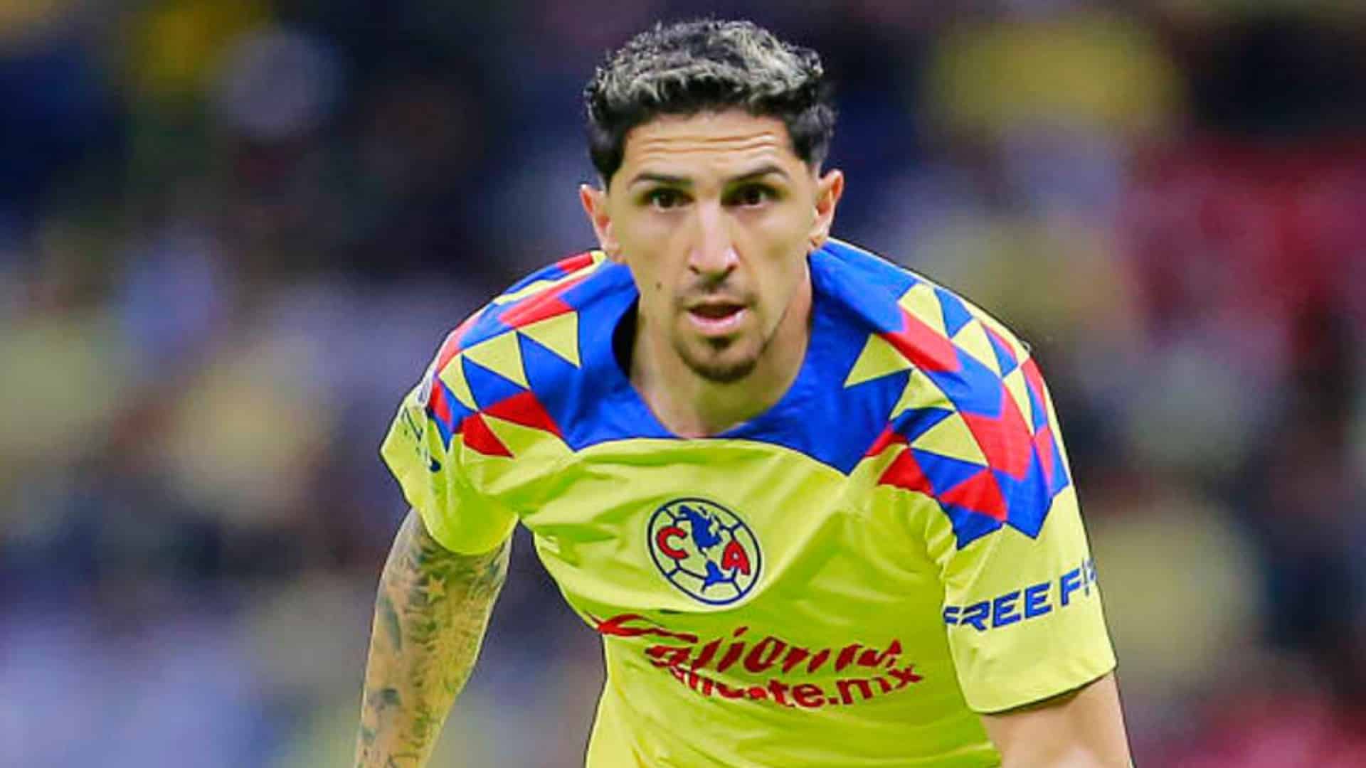 Diego Valdés en partido de la fecha 1 con América.