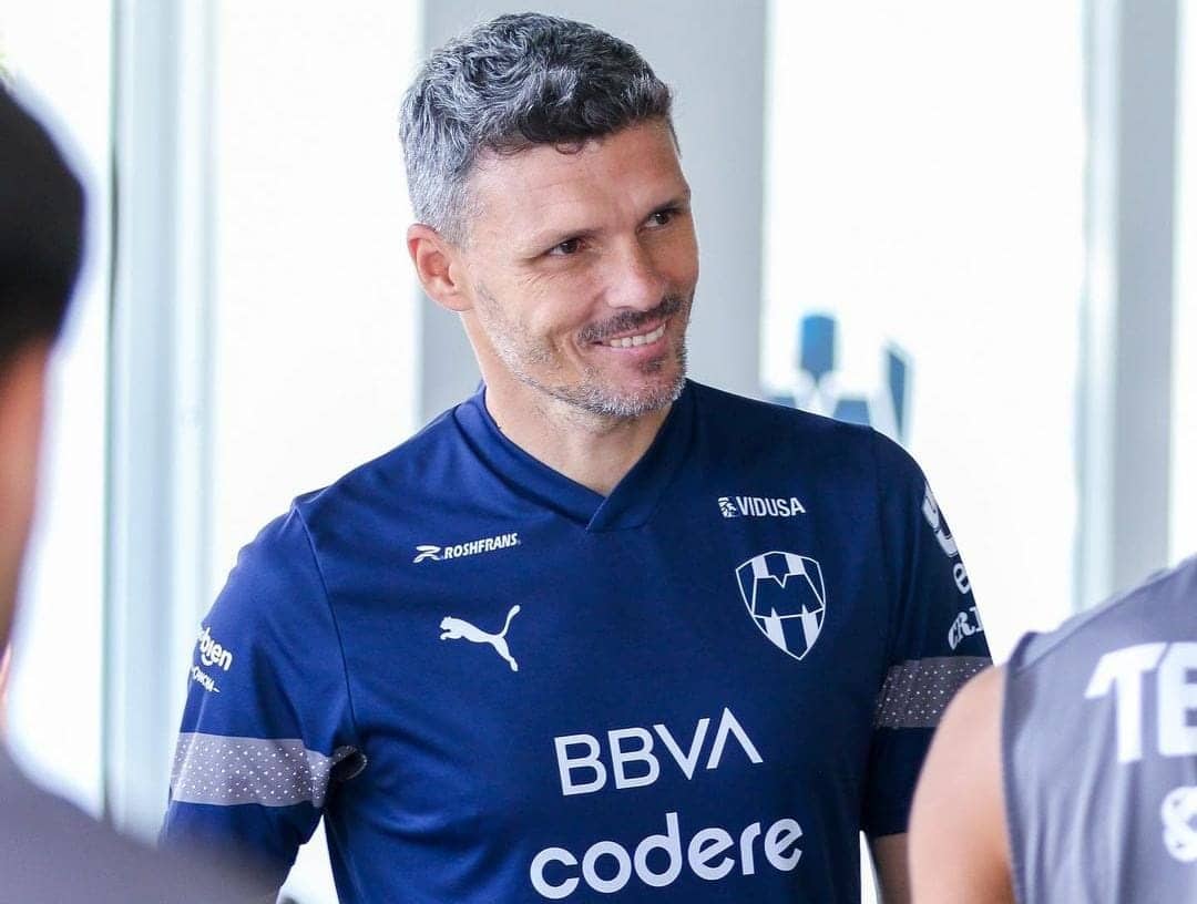 Fernando Ortiz en entrenamiento con Rayados.