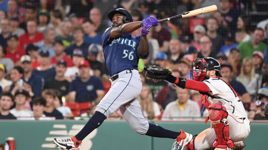 RANDY AROZARENA CONECTA UN TABLAZO EN EL FENWAY PARK