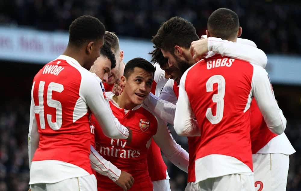 Jugadores del Arsenal festejan un gol de la fecha 2.