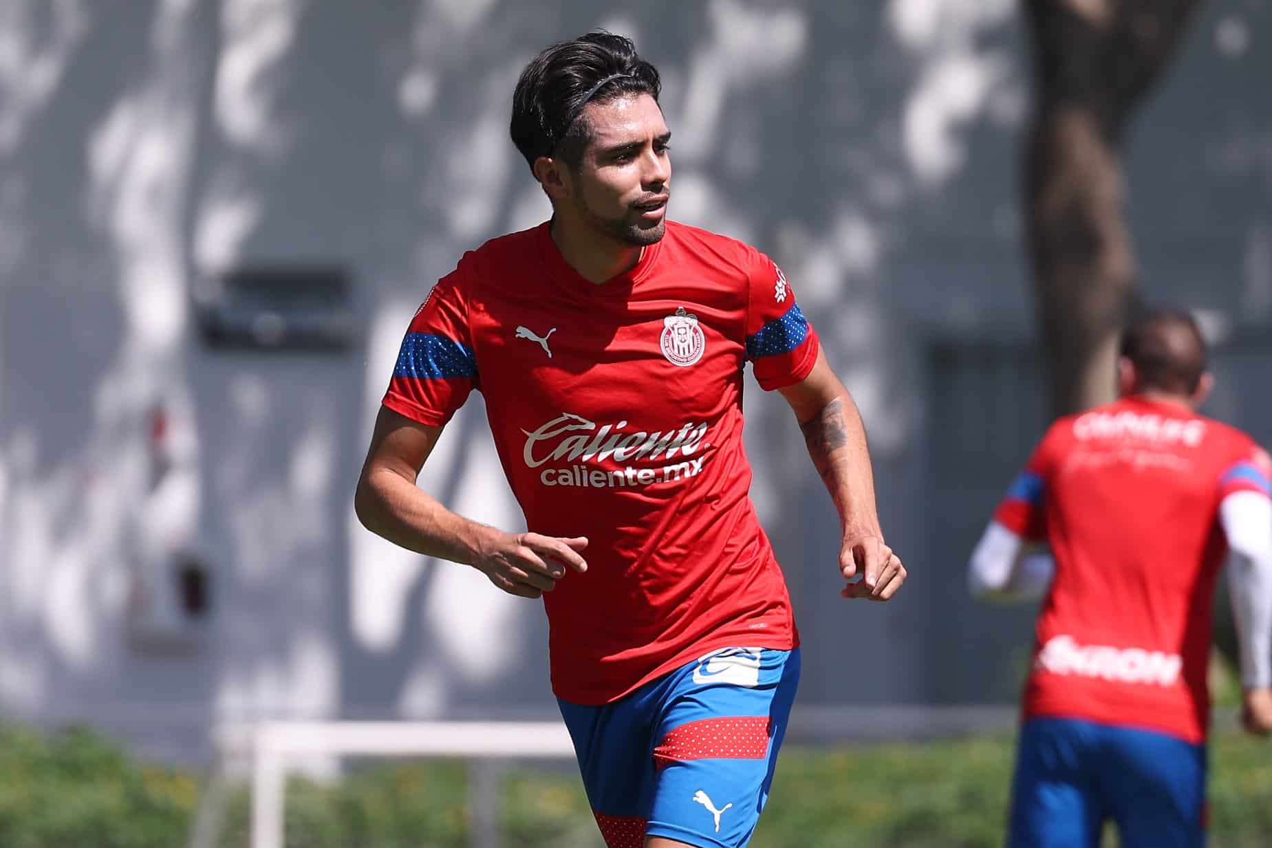 Ricardo Marín en entrenamiento con Chivas en Verde Valle.