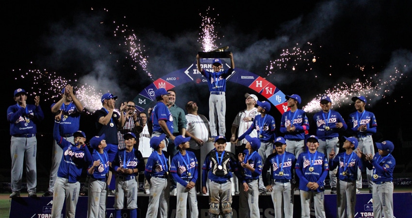 CHARROS FESTEJA EL TÍTULO