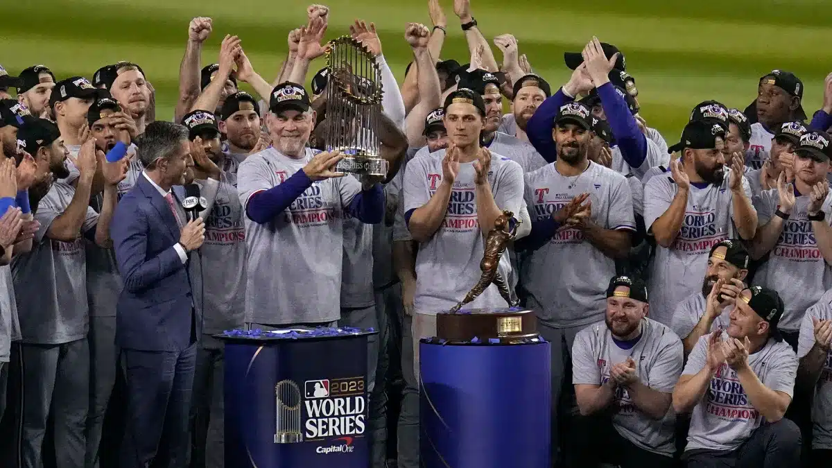 RANGERS CELEBRAN EL TÍTULO DE LA SERIE MUNDIAL