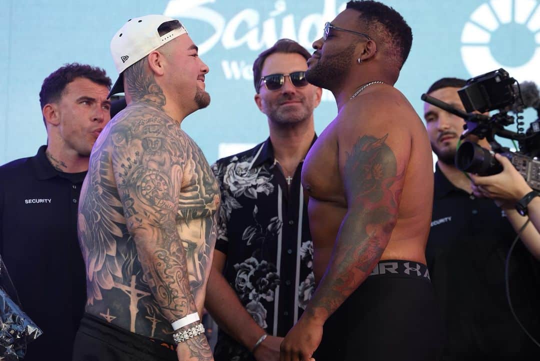 ANDY RUIZ A LA IZQUIERDA Y JARRELL MILLER A LA DERECHA, CARA A CARA TRAS EL PESAJE