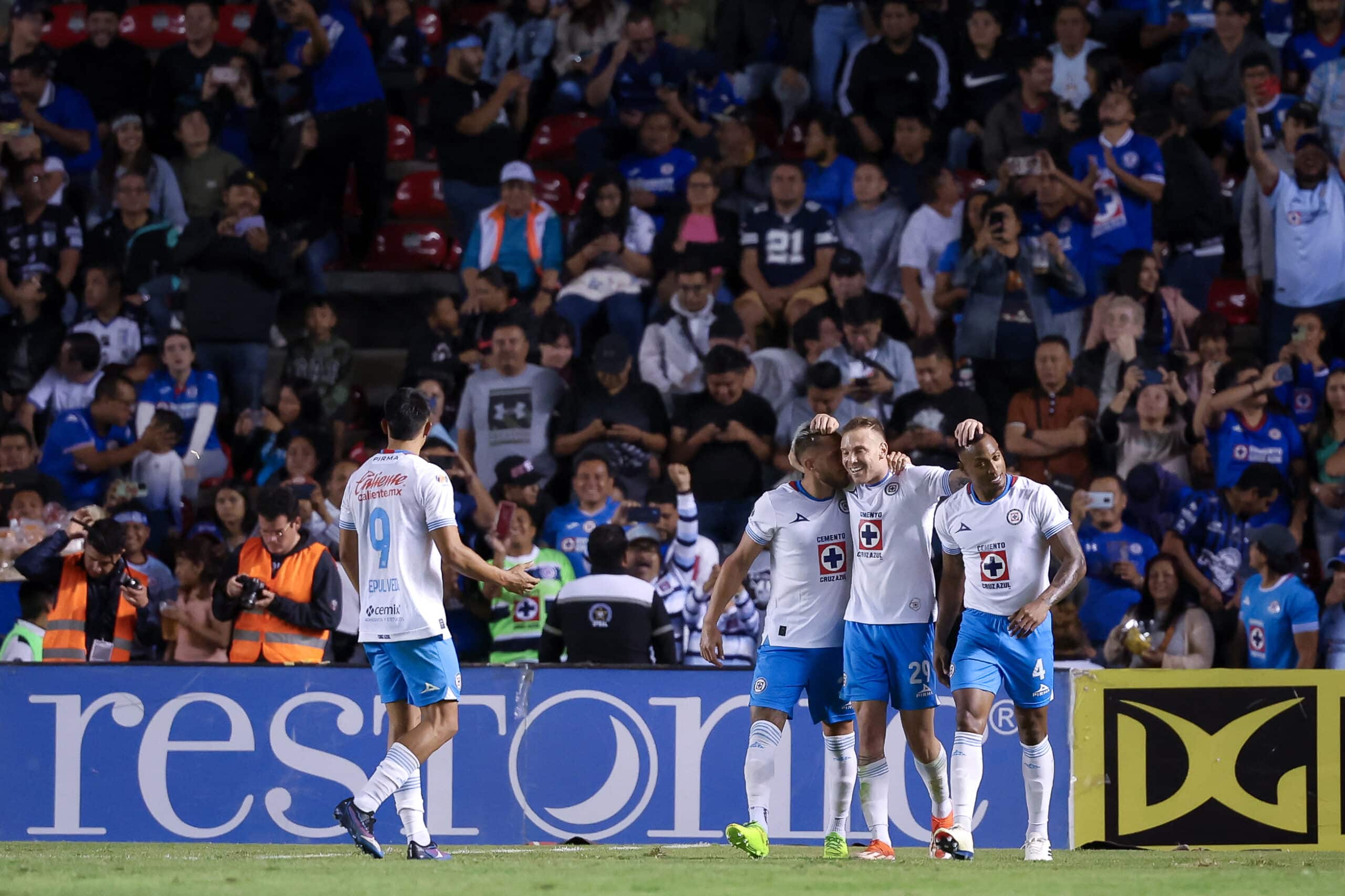 CRUZ AZUL VS GALLOS AP2024