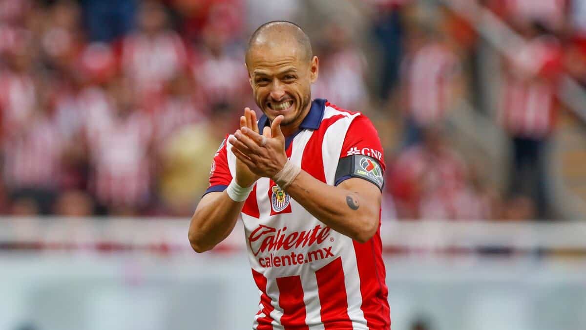 Javier Hernández en partido de Chivas en el AP2024.