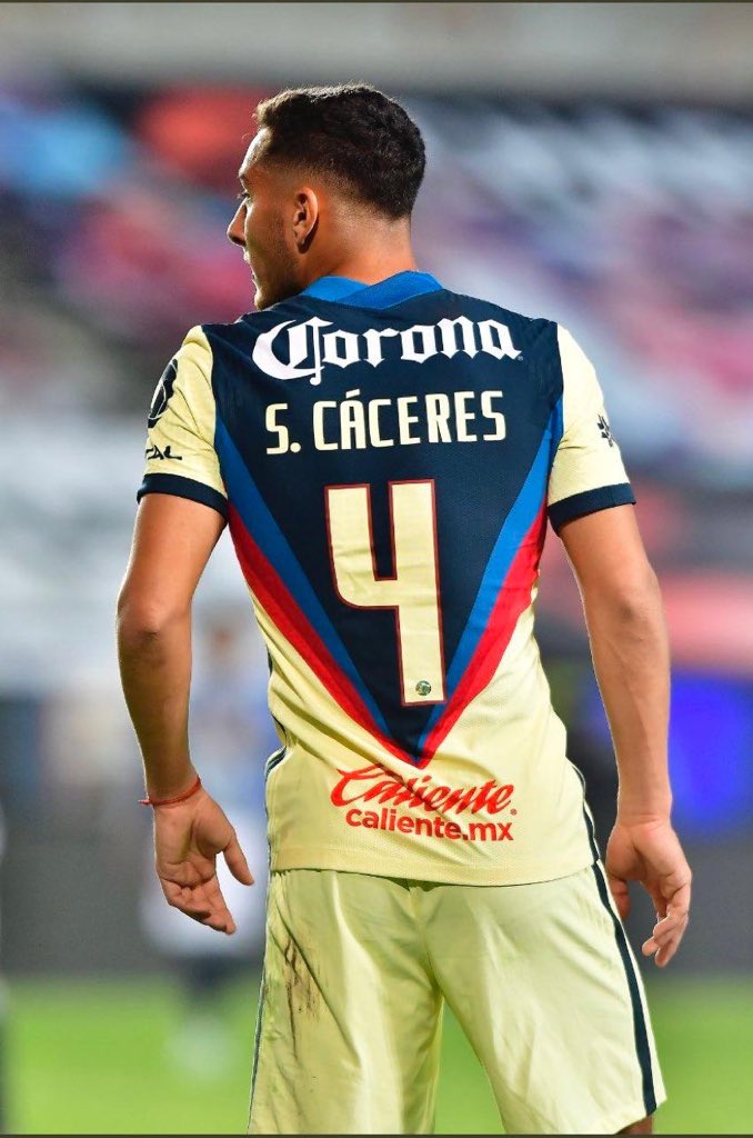 Sebastián Cáceres en partido de la Leagues Cup con América.