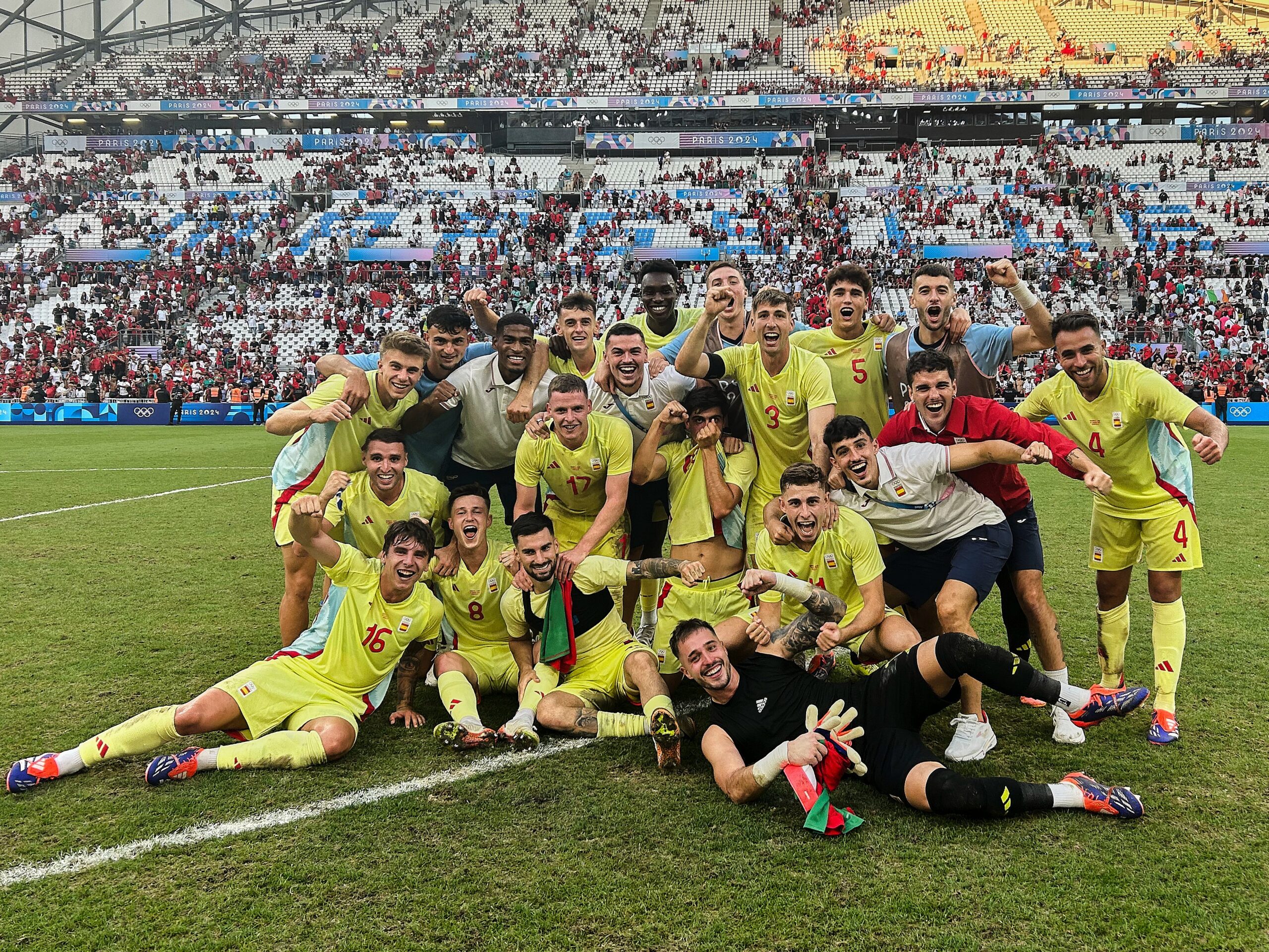 España festeja su pase a la final de JO al eliminar a Francia.