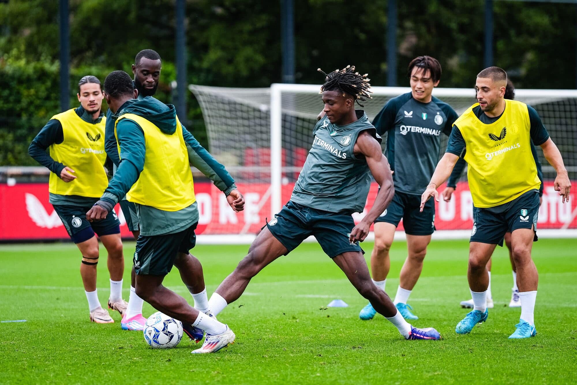 Jugadores del Feyenoord en entrenamiento previo a la fecha 1.