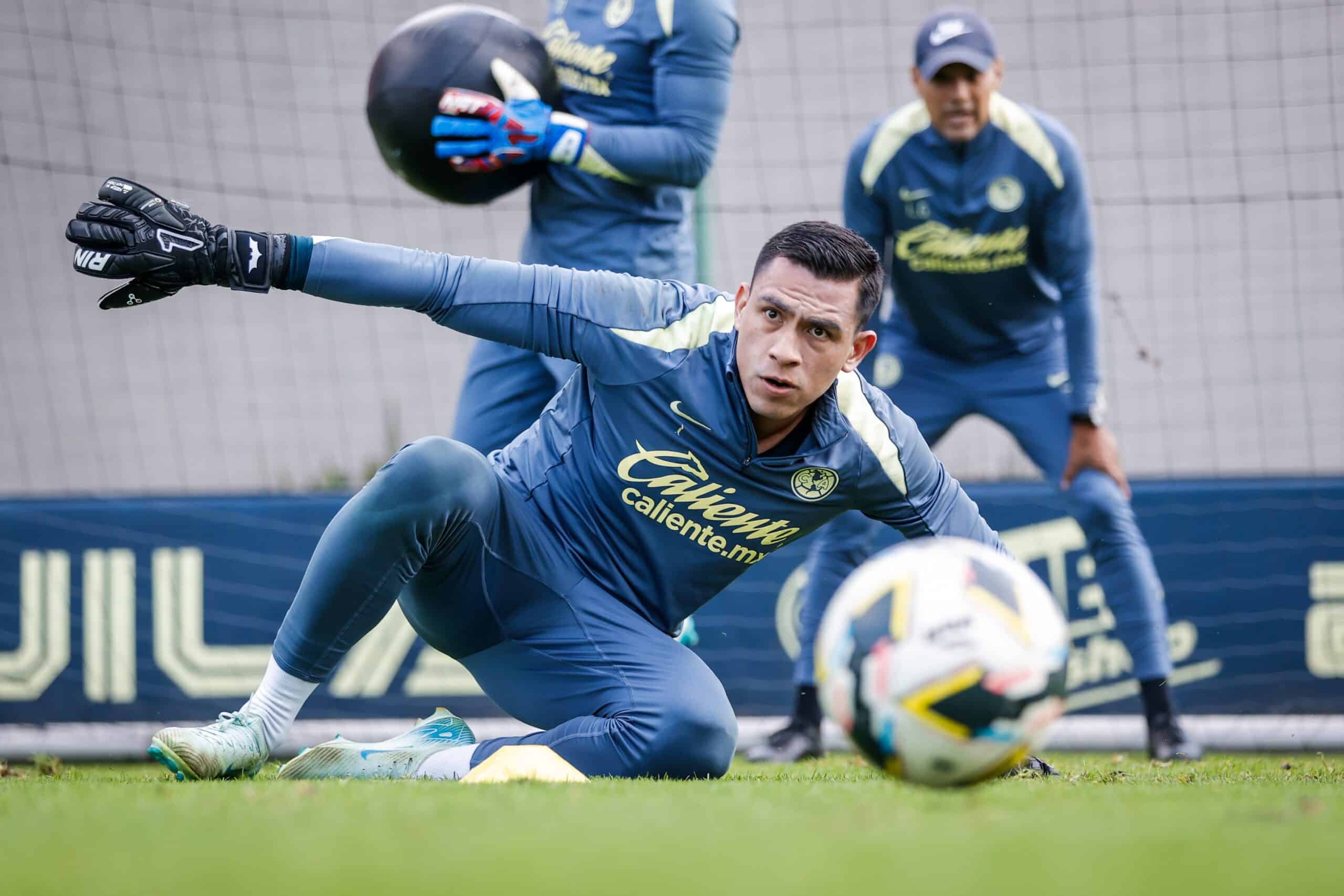 Luis Malagón en entrenamiento de América previo a la fecha 5.