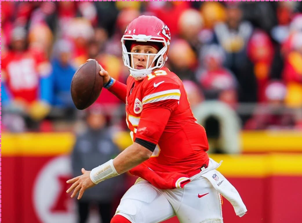 PATRICK MAHOMES DURANTE UN PARTIDO EN LA NFL CON LOS CHIEFS