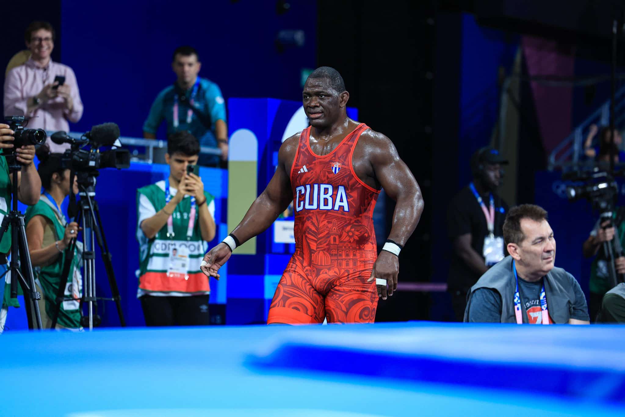 MIJAÍN LÓPEZ DESPUÉS DE UN COMBATE