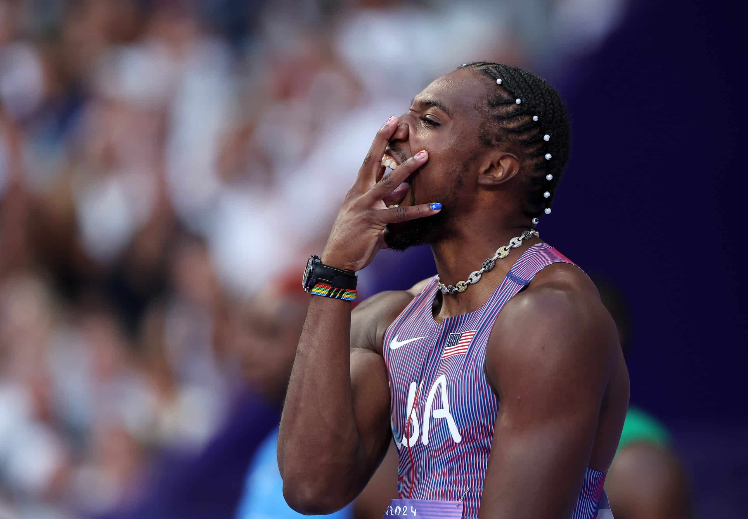 NOAH LYLES CELEBRA SU TRIUNFO EN LOS 100 METROS PLANOS