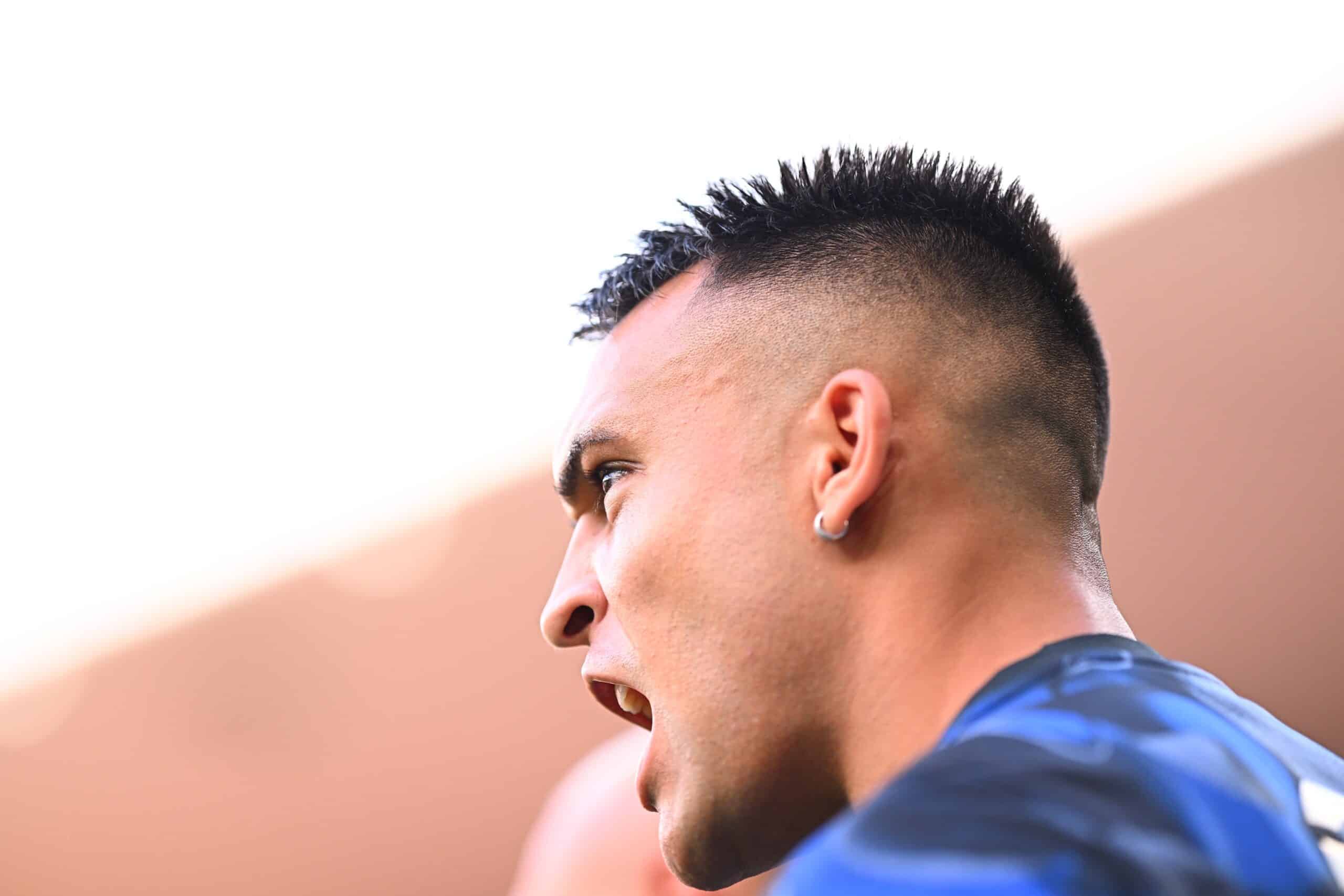 LAUTARO MARTÍNEZ FESTEJA CON EL INTER DE MILAN EN LA SERIE A