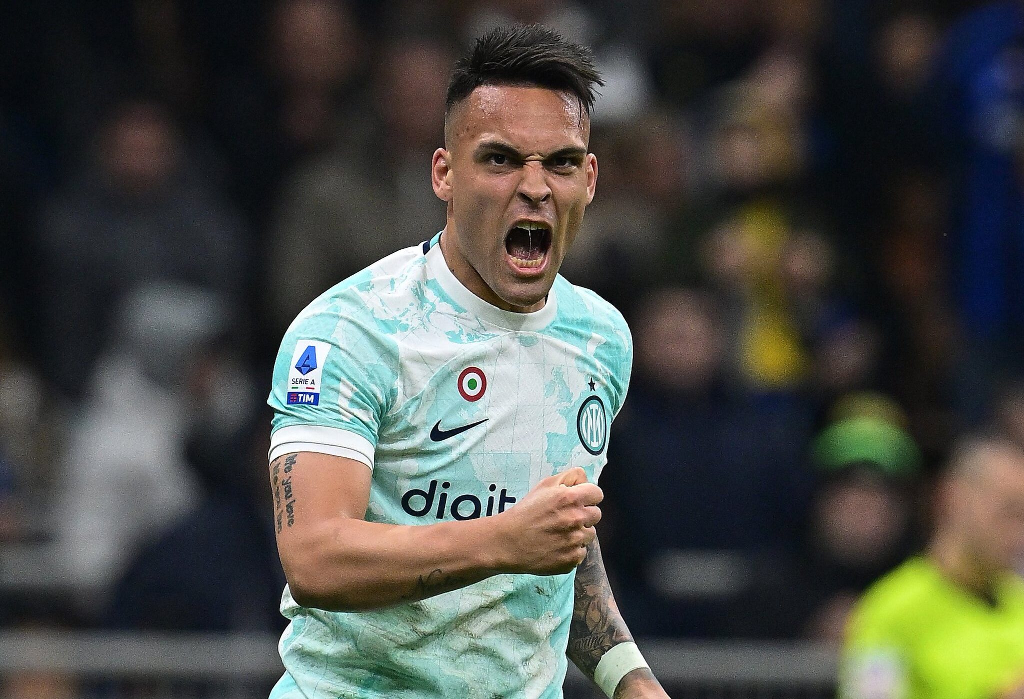 LAUTARO MARTÍNEZ DEL INTER DE MILÁN CELEBRA UN GOL