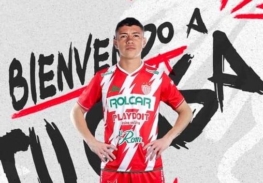 Emilio Lara en su presentación con el Necaxa.