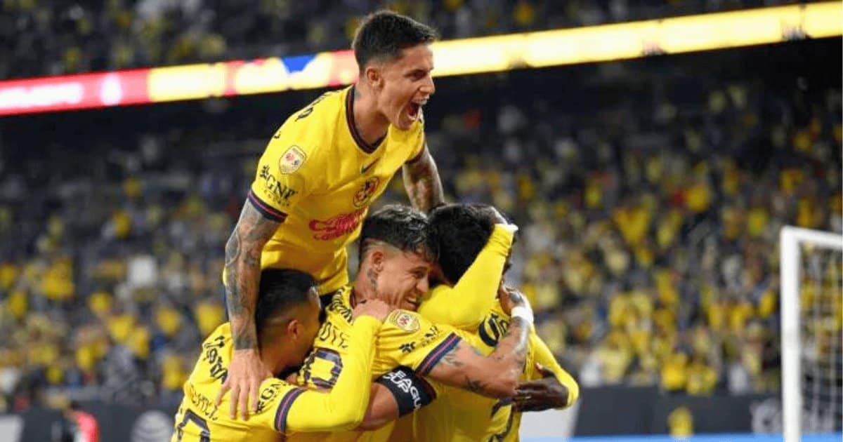 JUGADORES DEL AMÉRICA EN PLENO FESTEJO