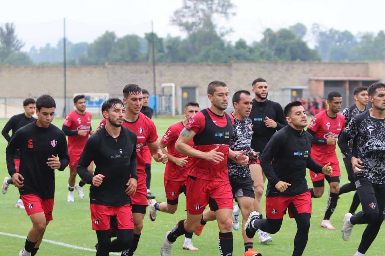 Jugadores del Atlas en entrenamiento previo a la fecha 6.