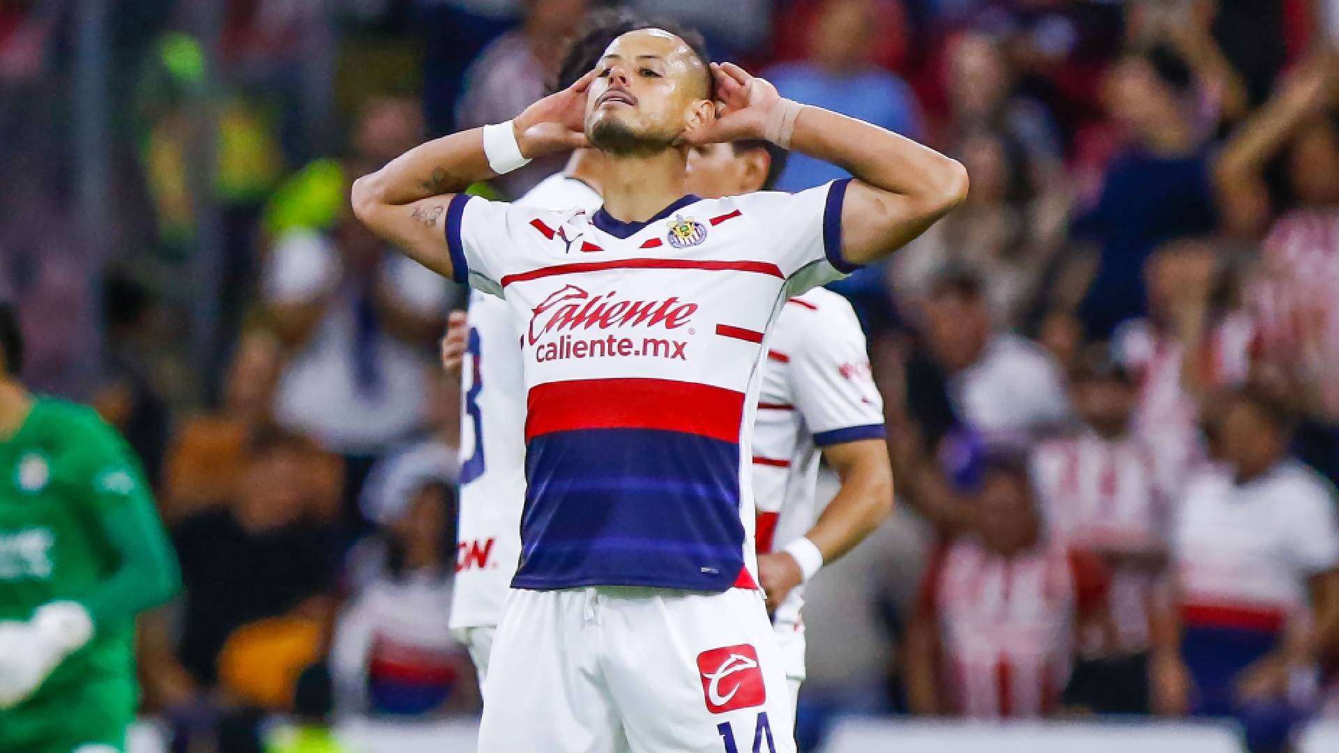 Javier Hernández no ha rendido lo que se esperaba en Chivas.