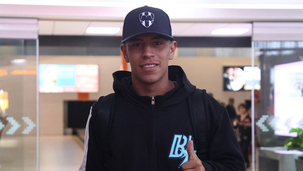 Johan Rojas a su llegada a Rayados de Monterrey.