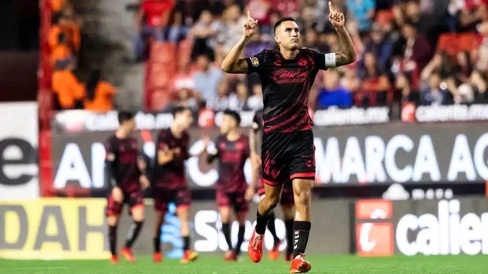 XOLOS CELEBRA SU GOL