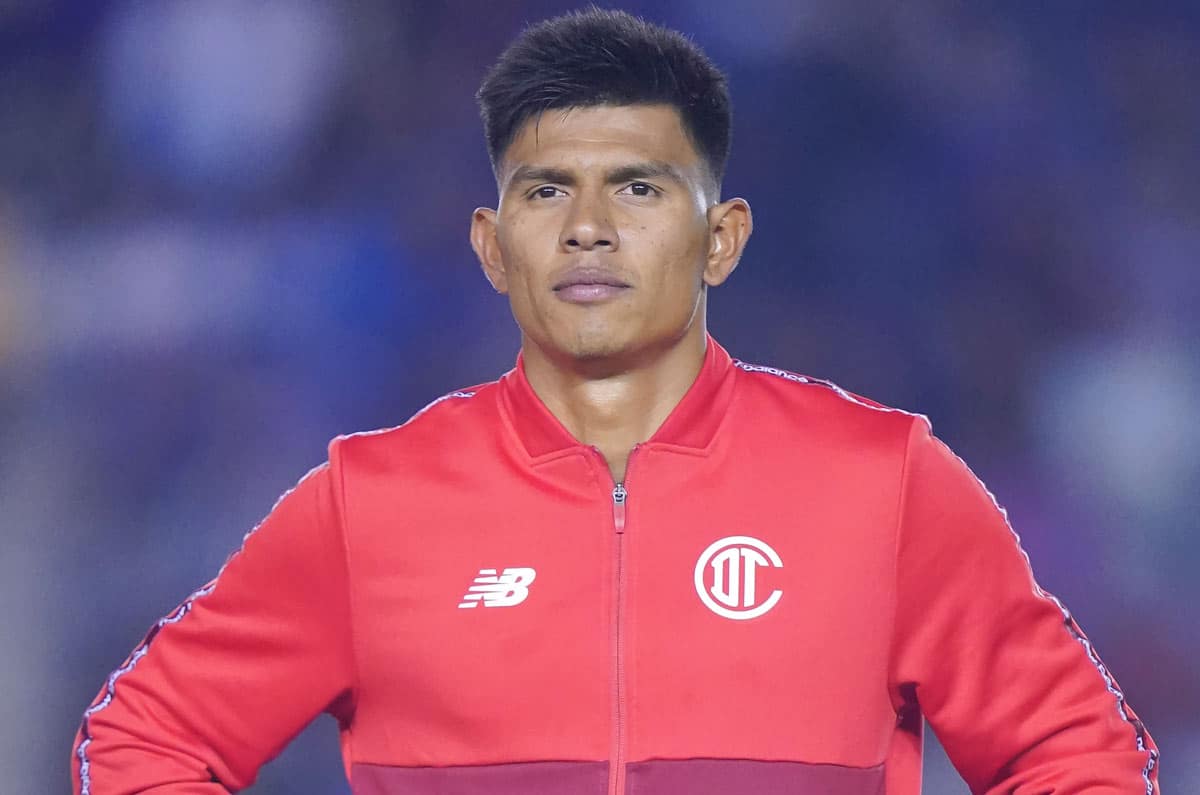 Jesús Gallardo en partido del AP2024 con Toluca.